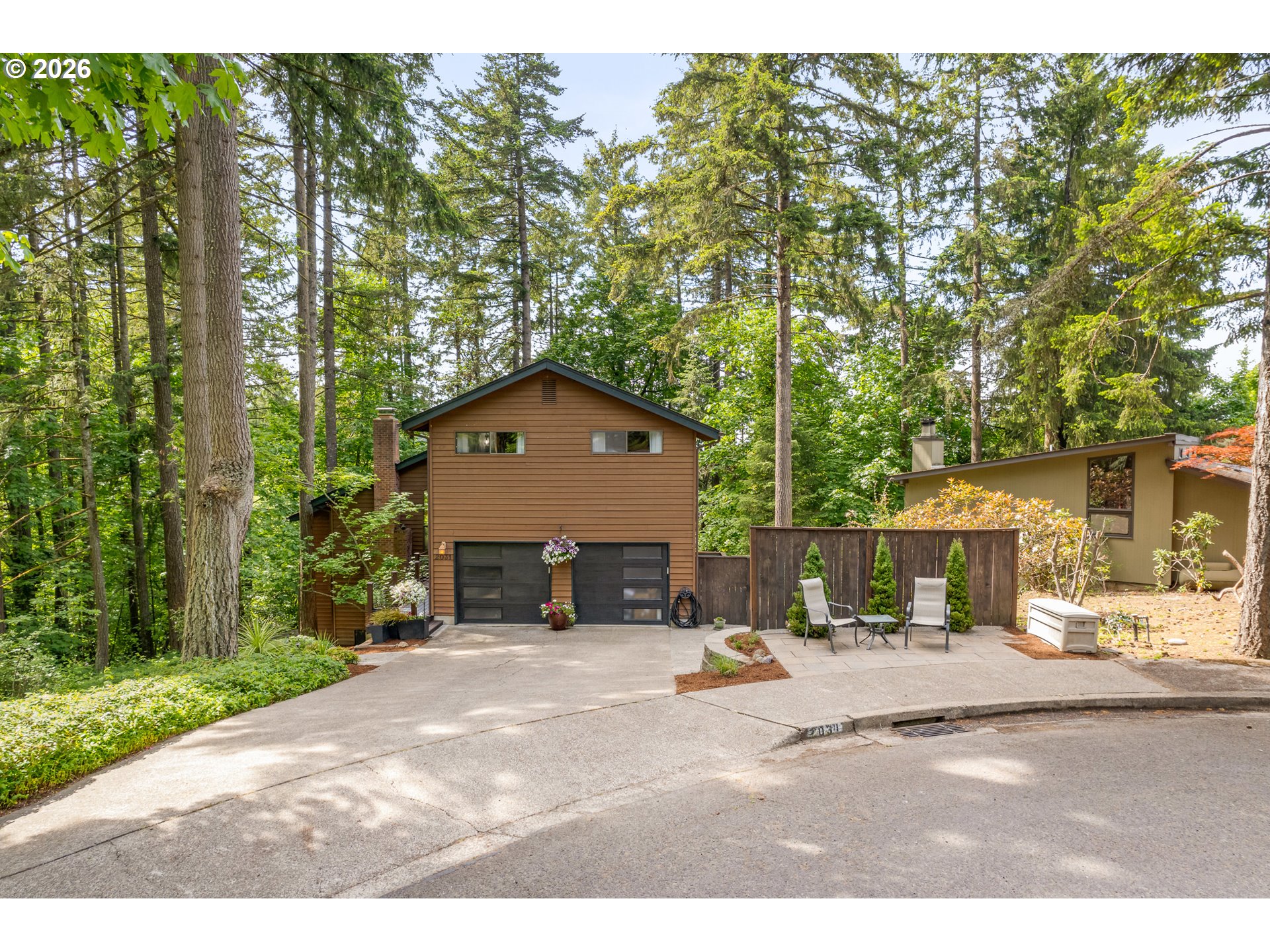 2031 DOGWOOD DR