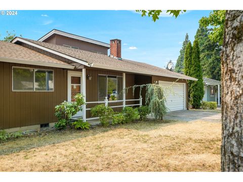 A home in Woodburn