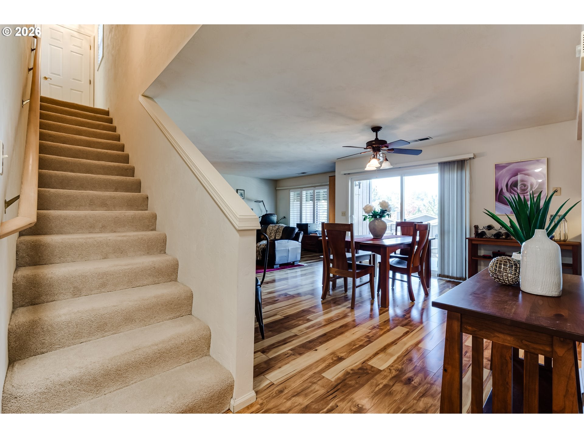 2221 RIDGEWAY DR