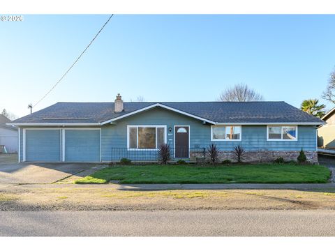 217 S 3RD ST Carlton OR 97111