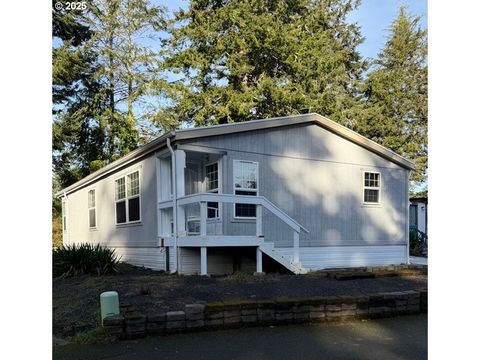 530 SHOREPINES CT Coos Bay OR 97420