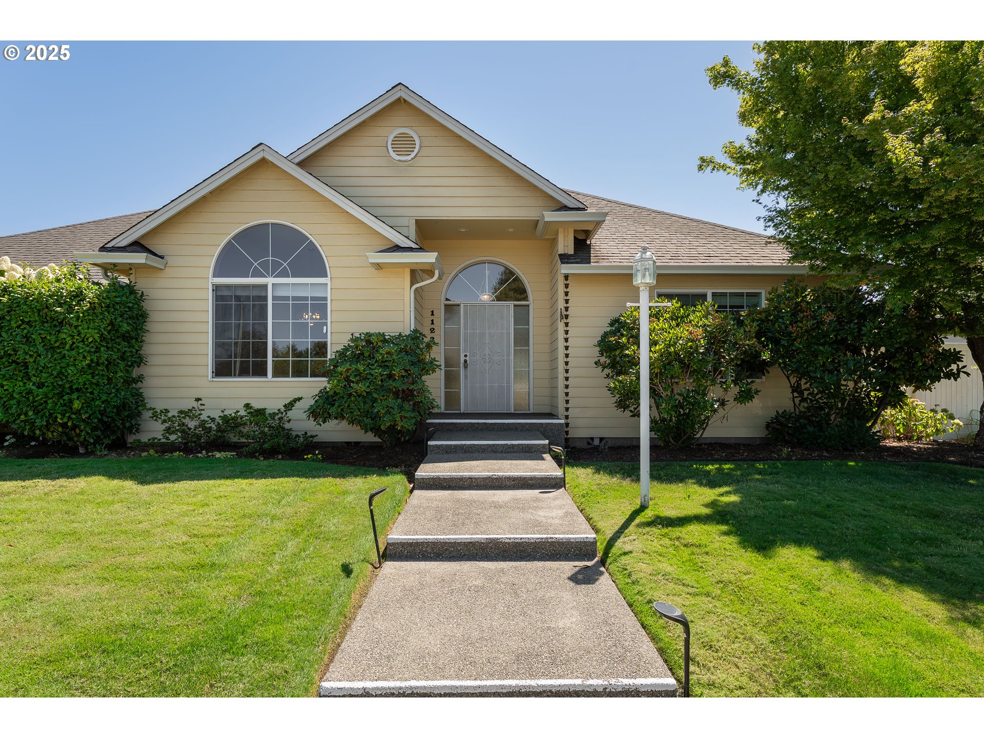 1123 NW RIVERFRONT DR
