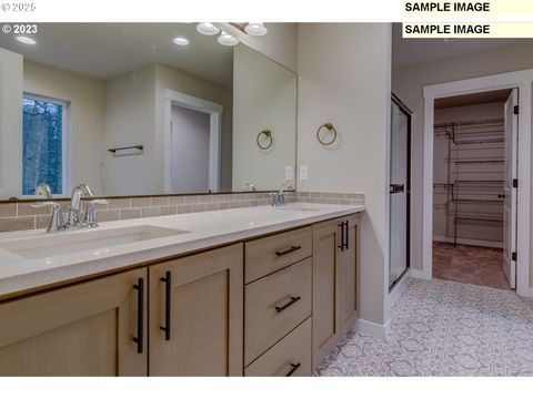 16674 SE Odell Lake LN 707 Happy Valley OR 97086
