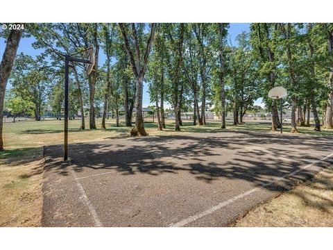 A home in Clackamas