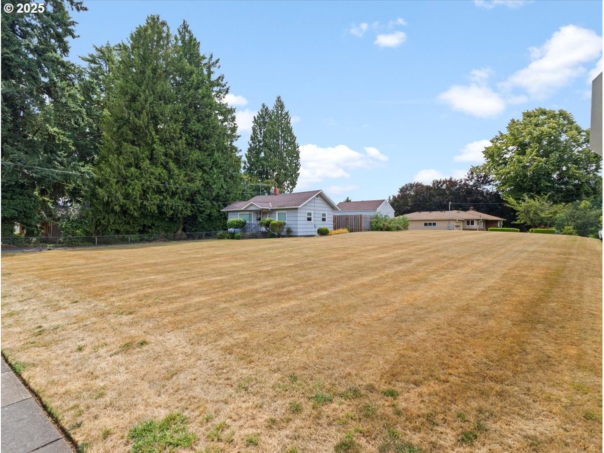 2696 SE LAKE RD
