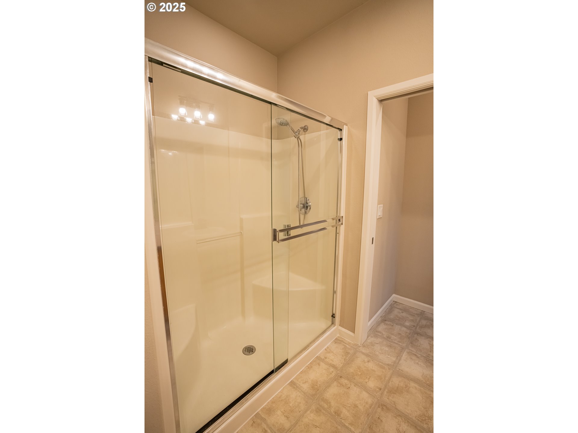 Tigard, Oregon 97223, United States, 2 Bedrooms Bedrooms, ,2 BathroomsBathrooms,Residential,Active,249838