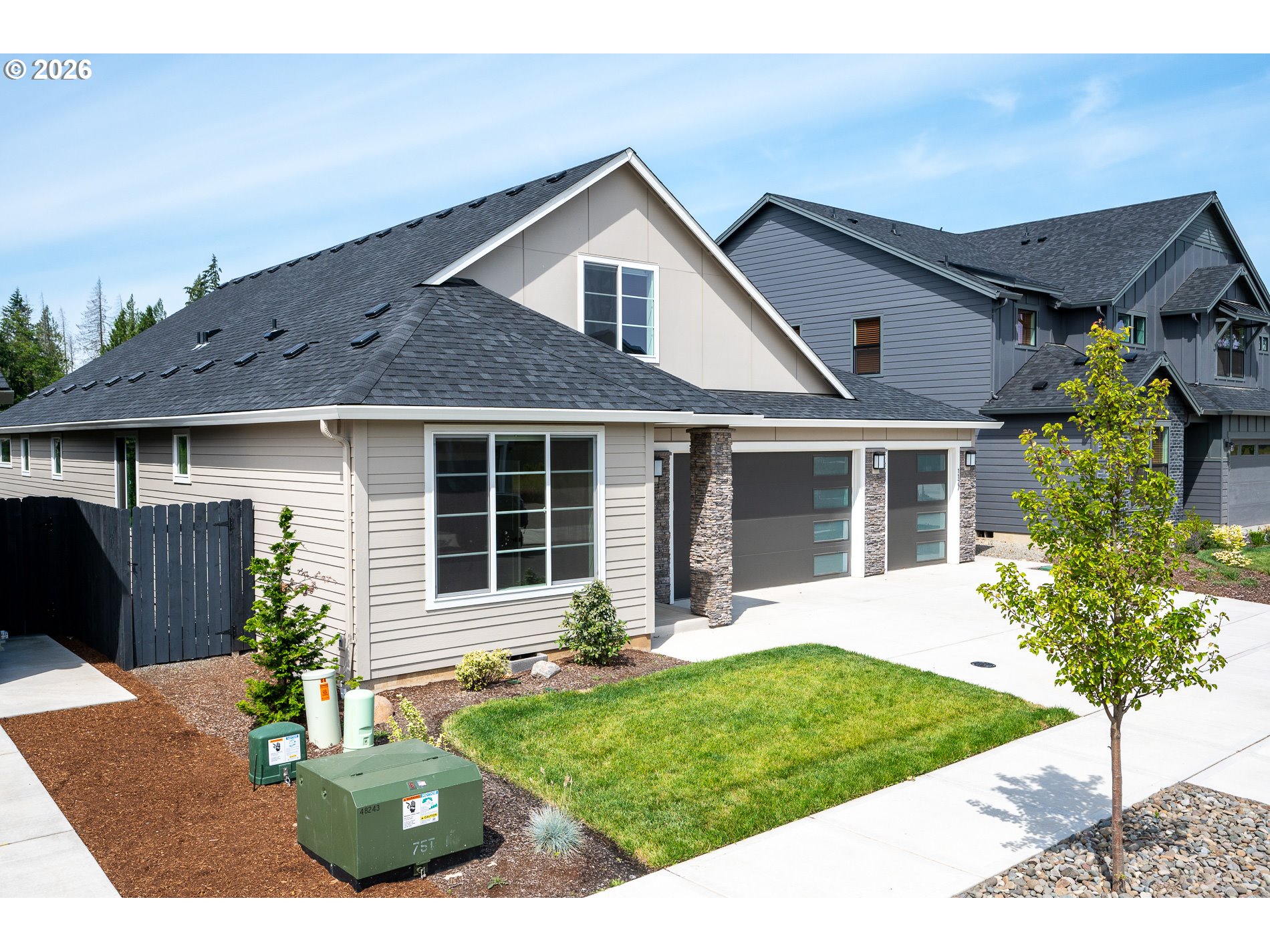 1127 N 41ST PL