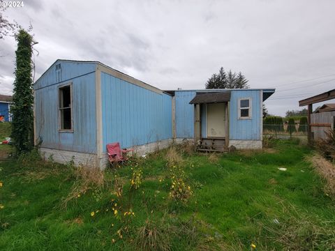 A home in Coos Bay