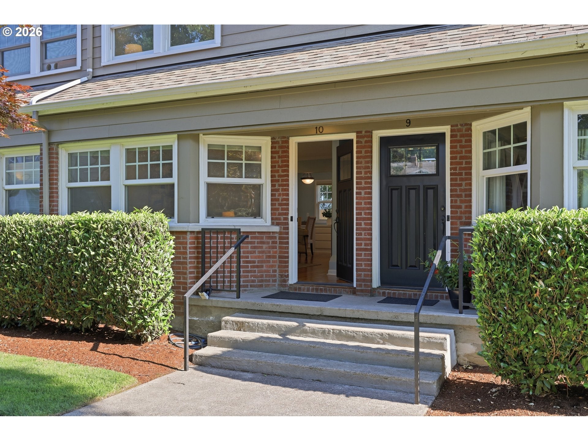 2555 NW SAVIER ST 10