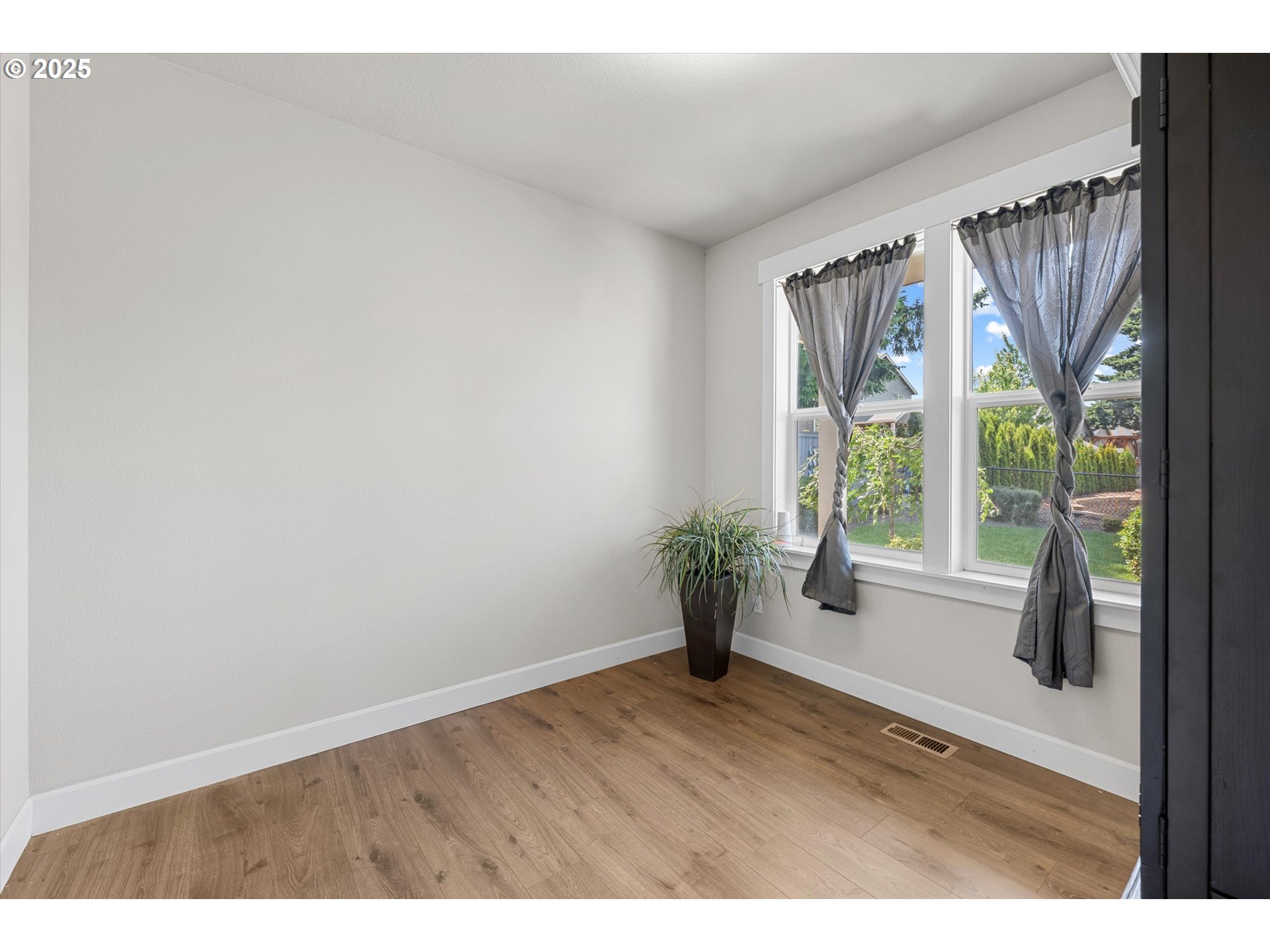 102 NE OVERLOOK CT