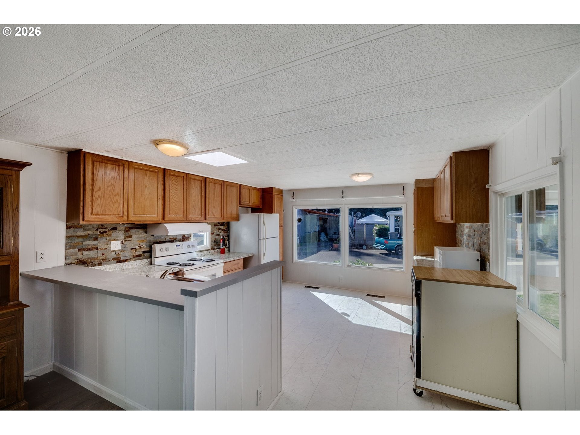 3950 COBURG RD 44