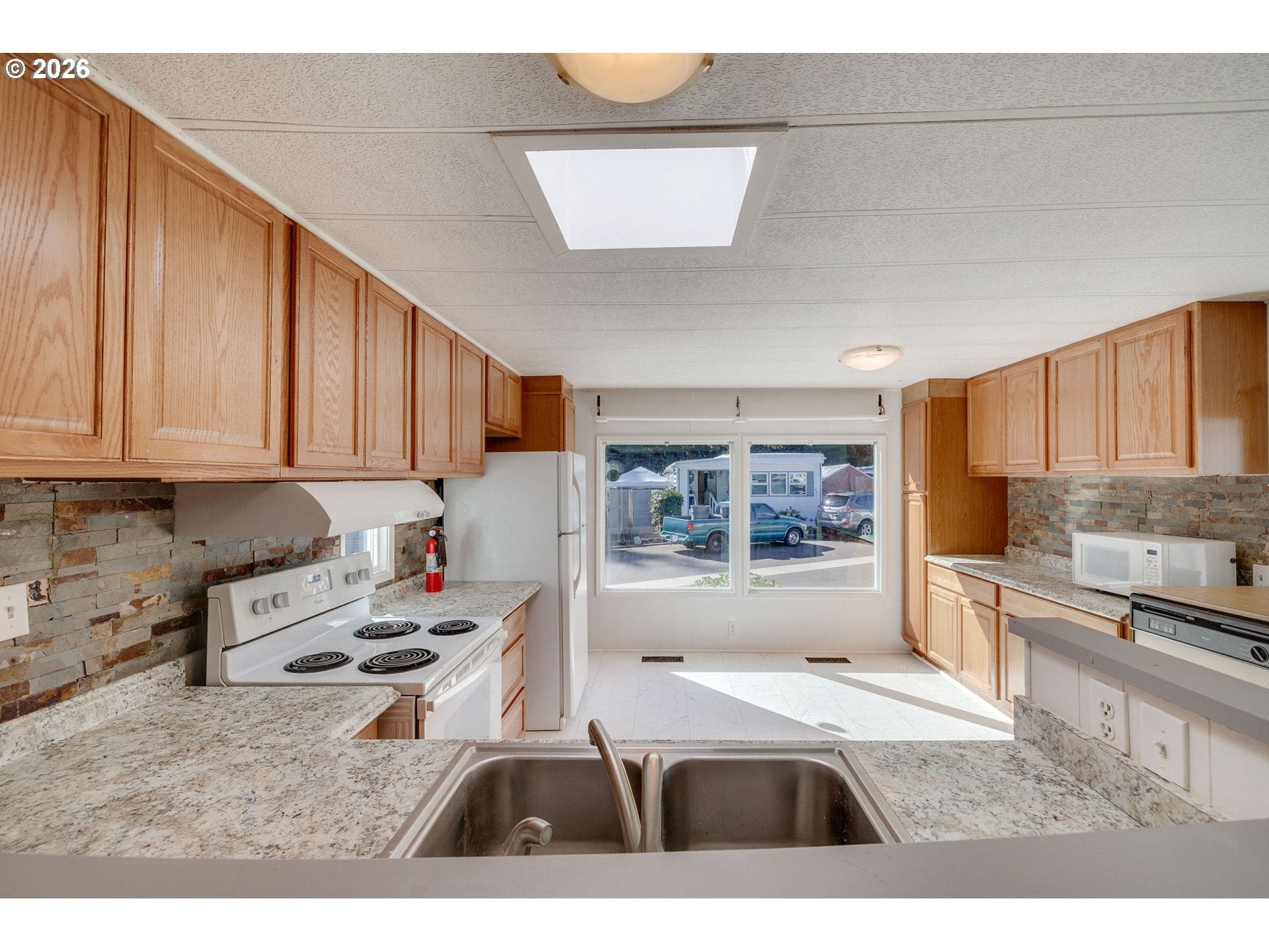 3950 COBURG RD 44