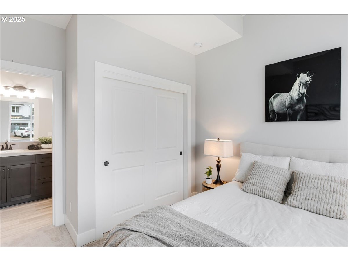 Gresham, Oregon 97080, United States, 5 Bedrooms Bedrooms, ,4 BathroomsBathrooms,Residential,Pending,28005