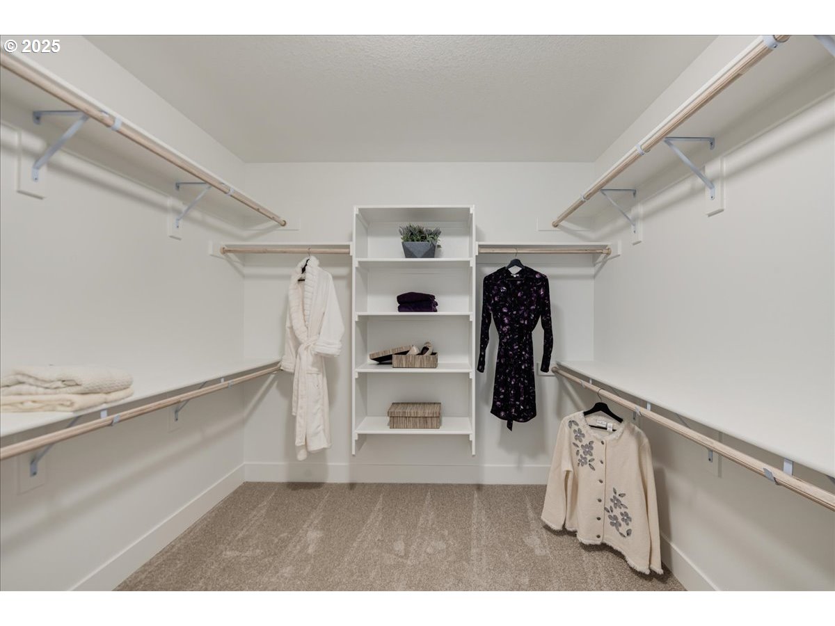 Gresham, Oregon 97080, United States, 5 Bedrooms Bedrooms, ,4 BathroomsBathrooms,Residential,Pending,28005