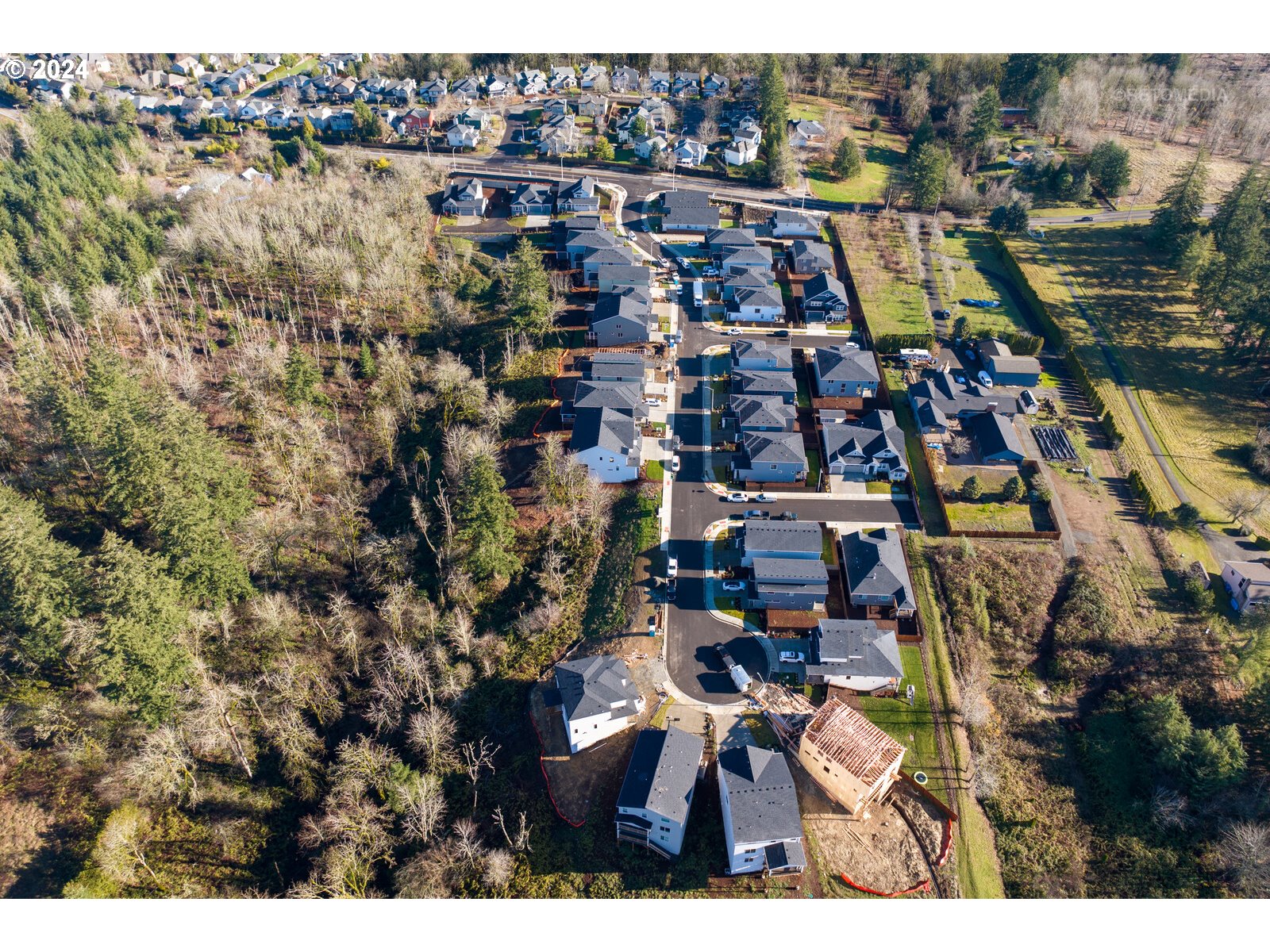 Gresham, Oregon 97080, United States, 5 Bedrooms Bedrooms, ,4 BathroomsBathrooms,Residential,Pending,28005