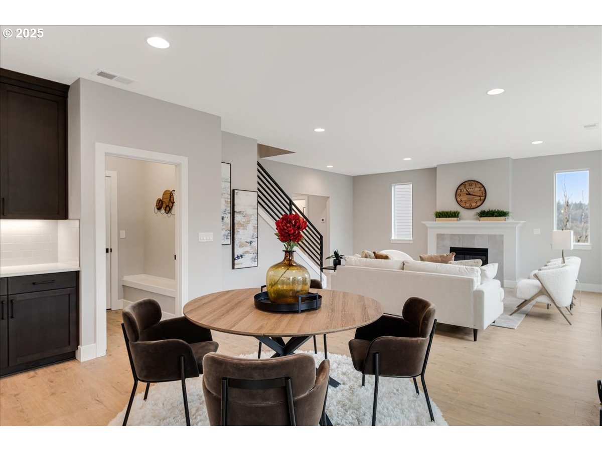 Gresham, Oregon 97080, United States, 5 Bedrooms Bedrooms, ,4 BathroomsBathrooms,Residential,Pending,28005