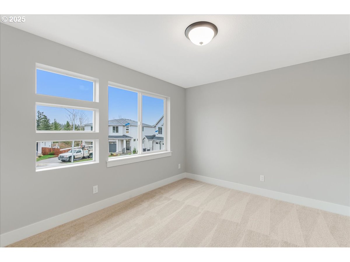 Gresham, Oregon 97080, United States, 5 Bedrooms Bedrooms, ,4 BathroomsBathrooms,Residential,Pending,28005