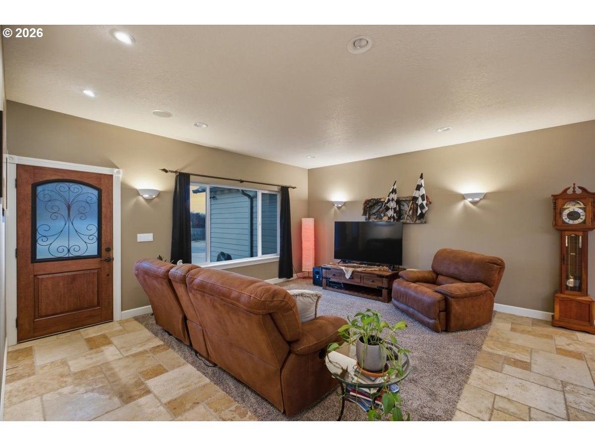 3324 NE 54TH AVE