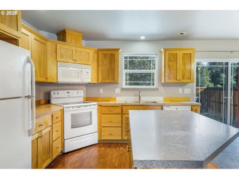 Tiny photo for 48393 Roaring Rapids Way, Oakridge, OR 97463 (MLS # 552804712)