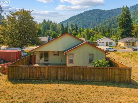 Tiny photo for 48393 Roaring Rapids Way, Oakridge, OR 97463 (MLS # 552804712)