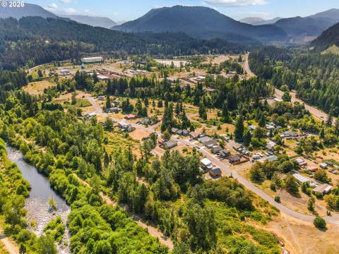 Tiny photo for 48393 Roaring Rapids Way, Oakridge, OR 97463 (MLS # 552804712)