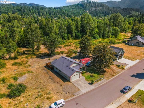 Tiny photo for 48393 Roaring Rapids Way, Oakridge, OR 97463 (MLS # 552804712)