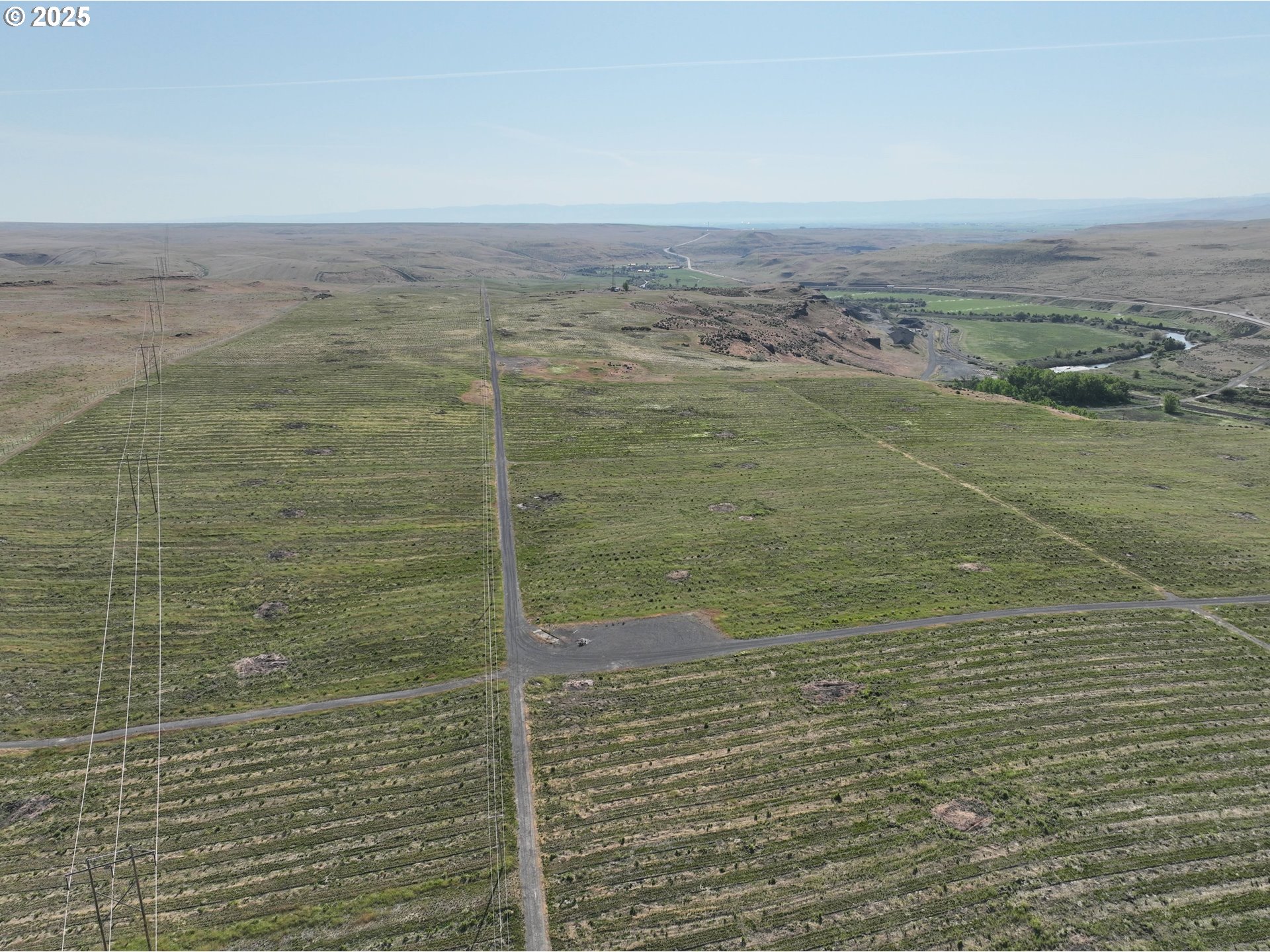 1439 Oasis RD