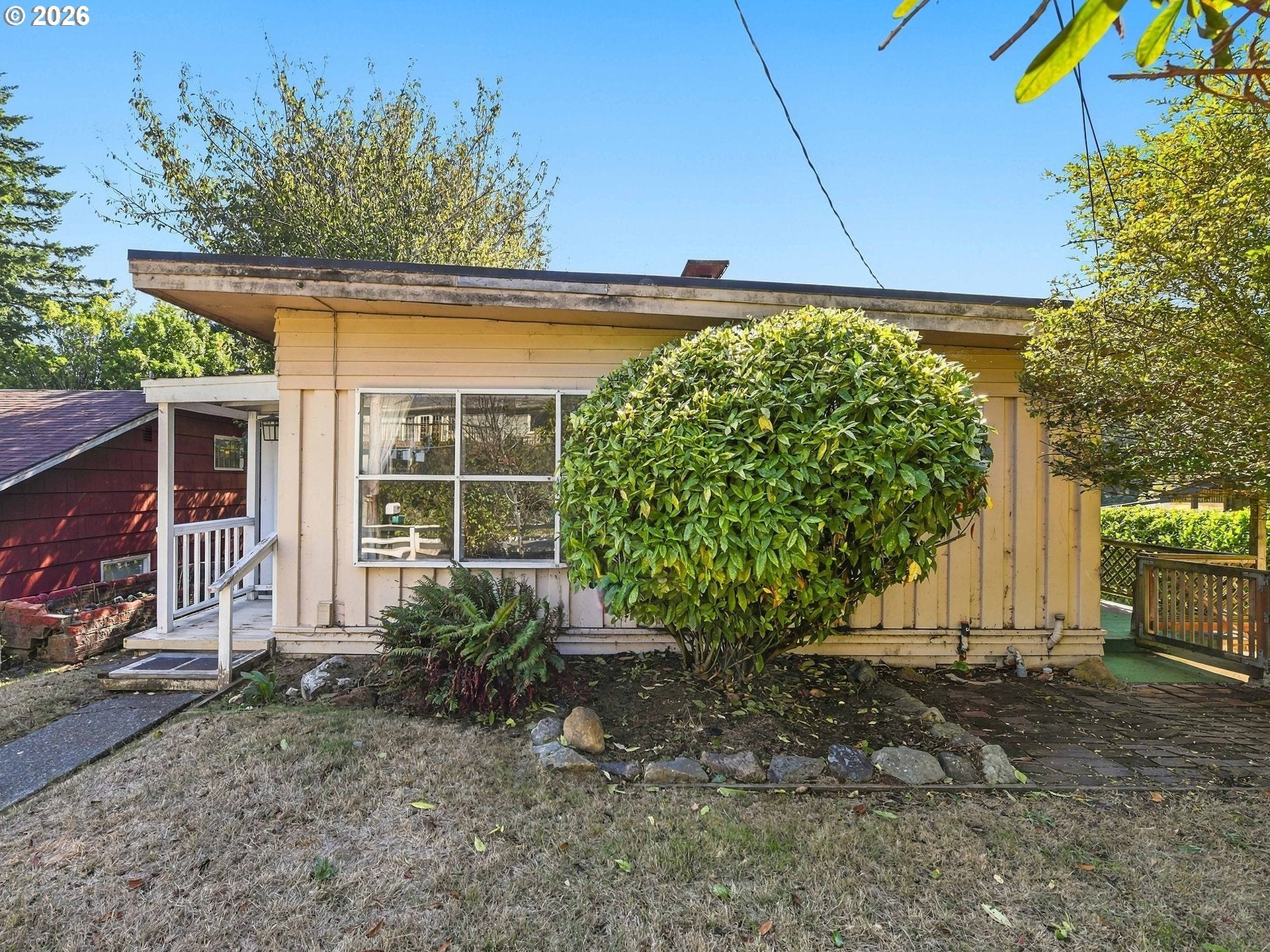 1065 ELM AVE