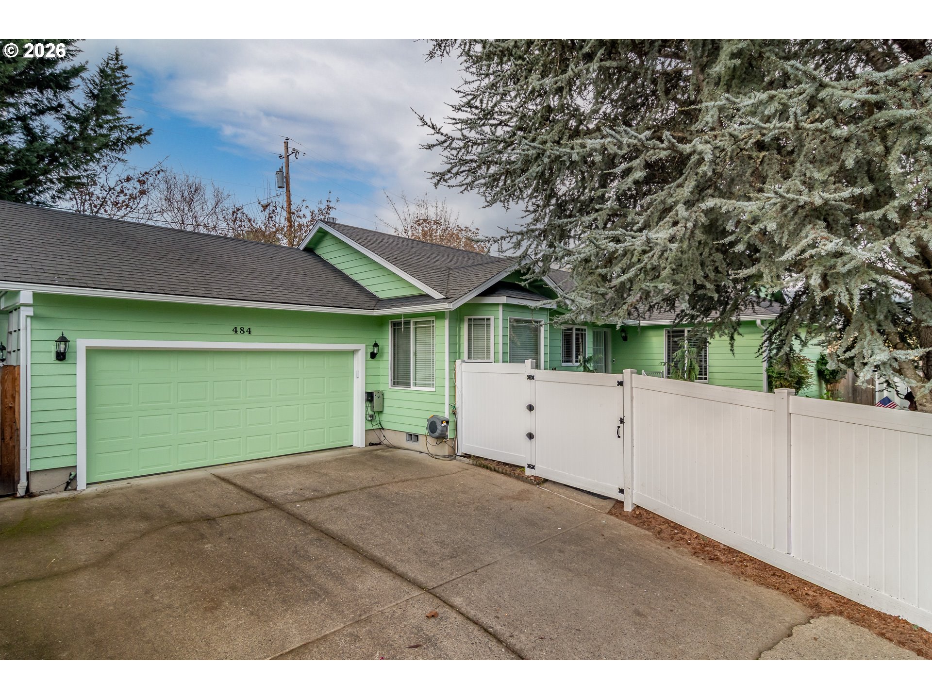 484 SE CLEARWATER CT