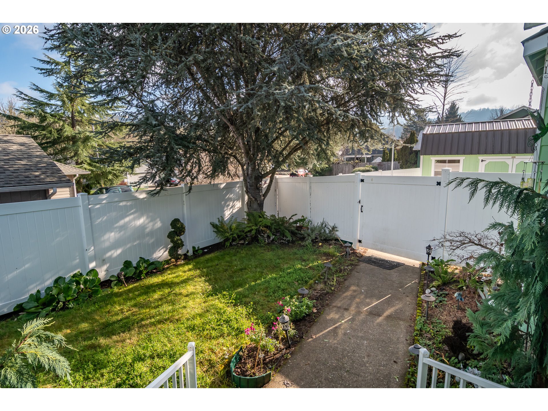 484 SE CLEARWATER CT