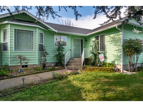 484 SE CLEARWATER CT Roseburg OR 97470