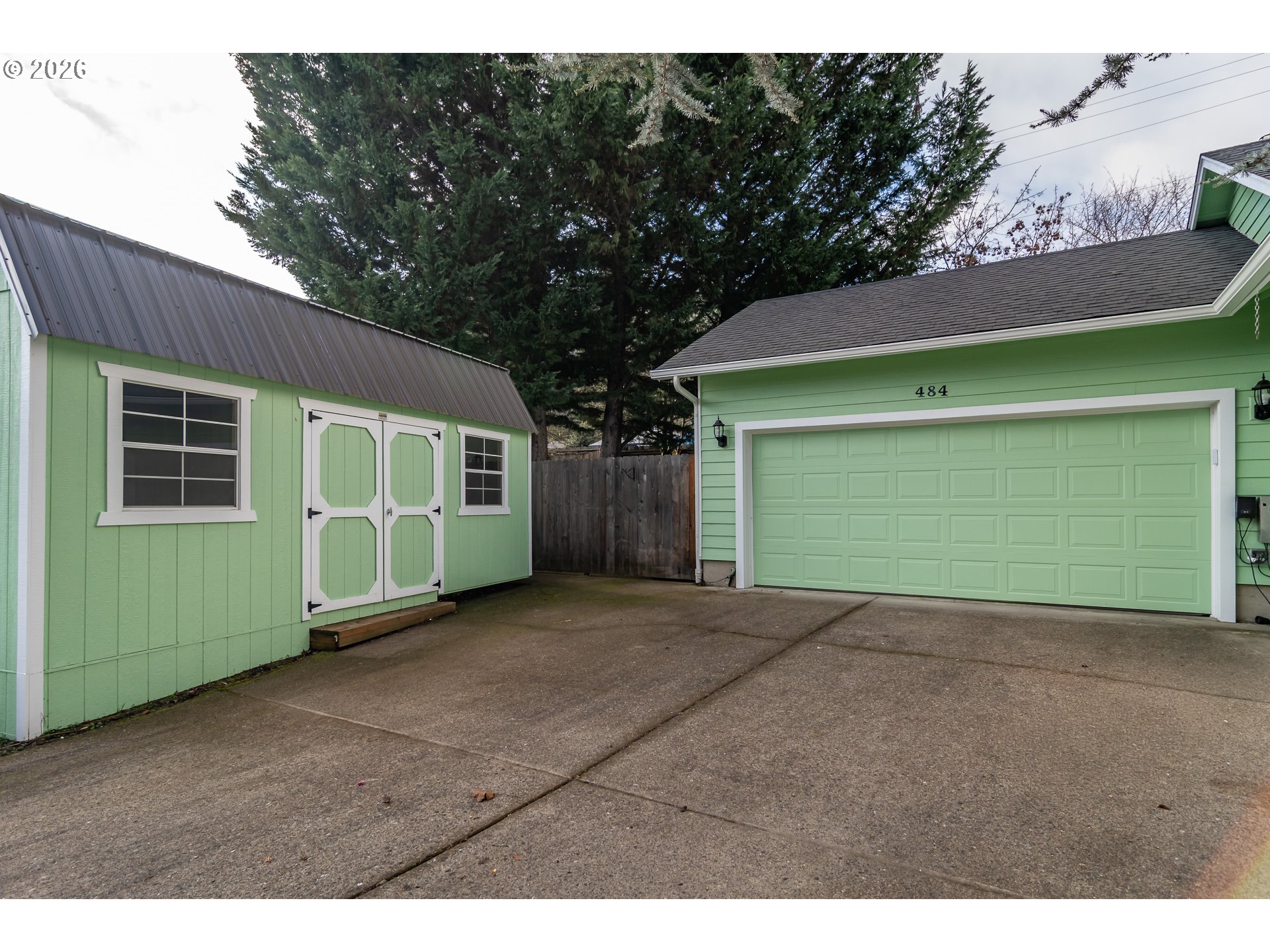 484 SE CLEARWATER CT