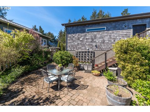 A home in Port Orford