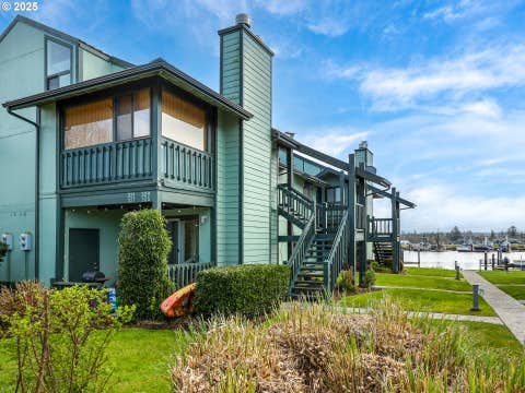 Featured picture for the property 757953403