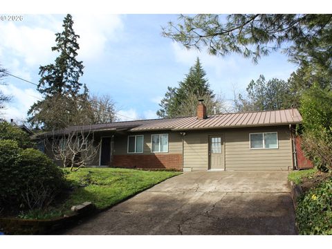 Photo of 131 SE Anne St, McMinnville, OR 97128 (MLS # 365533892)