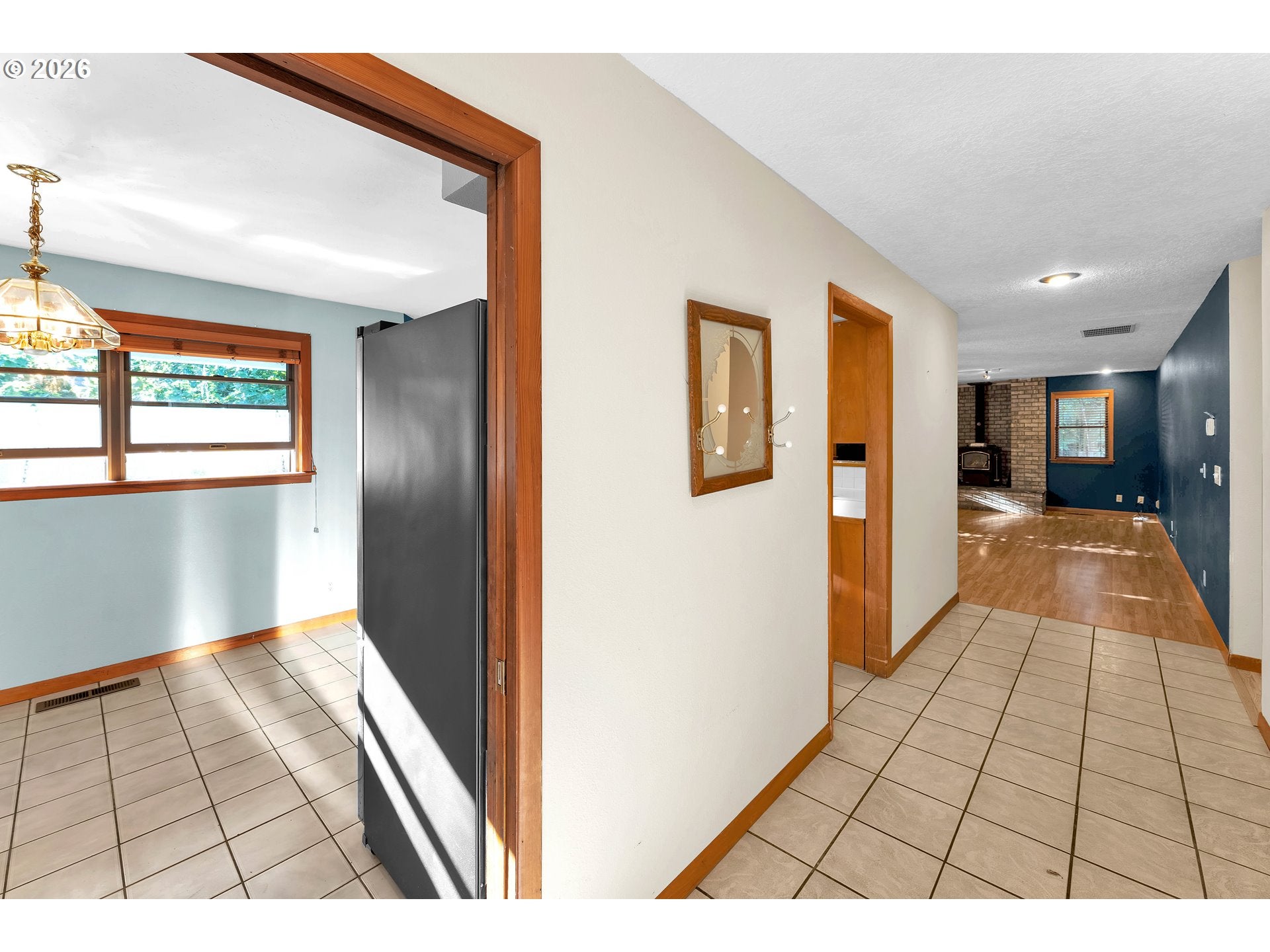 600 E MOUNTAINVIEW DR