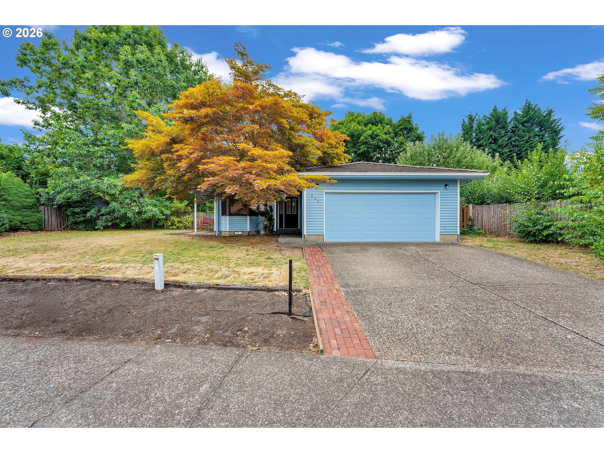 600 E MOUNTAINVIEW DR
