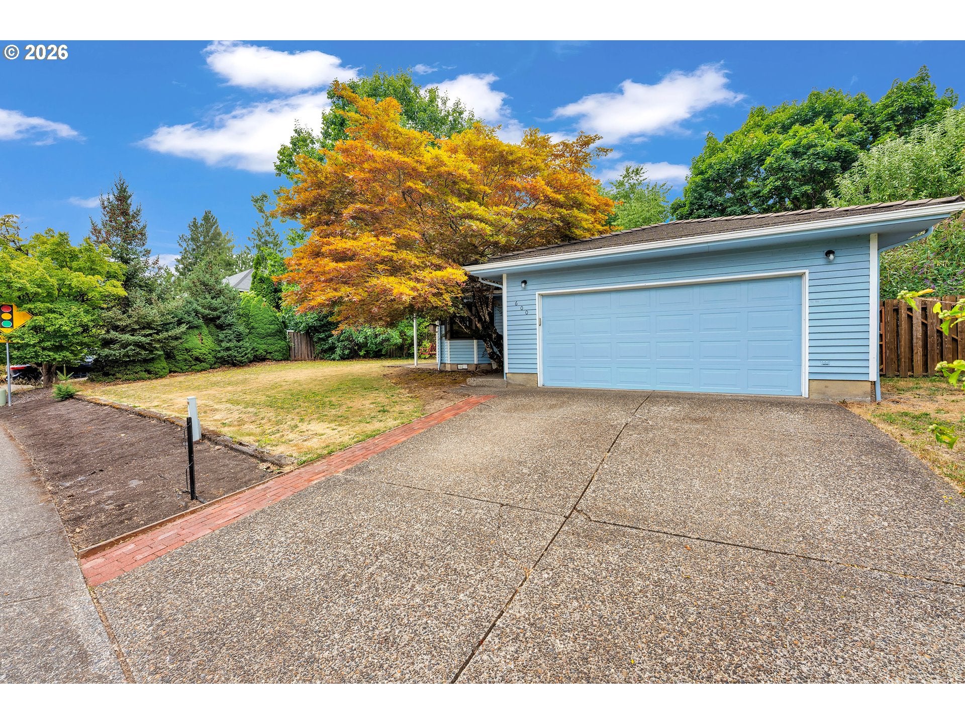 600 E MOUNTAINVIEW DR