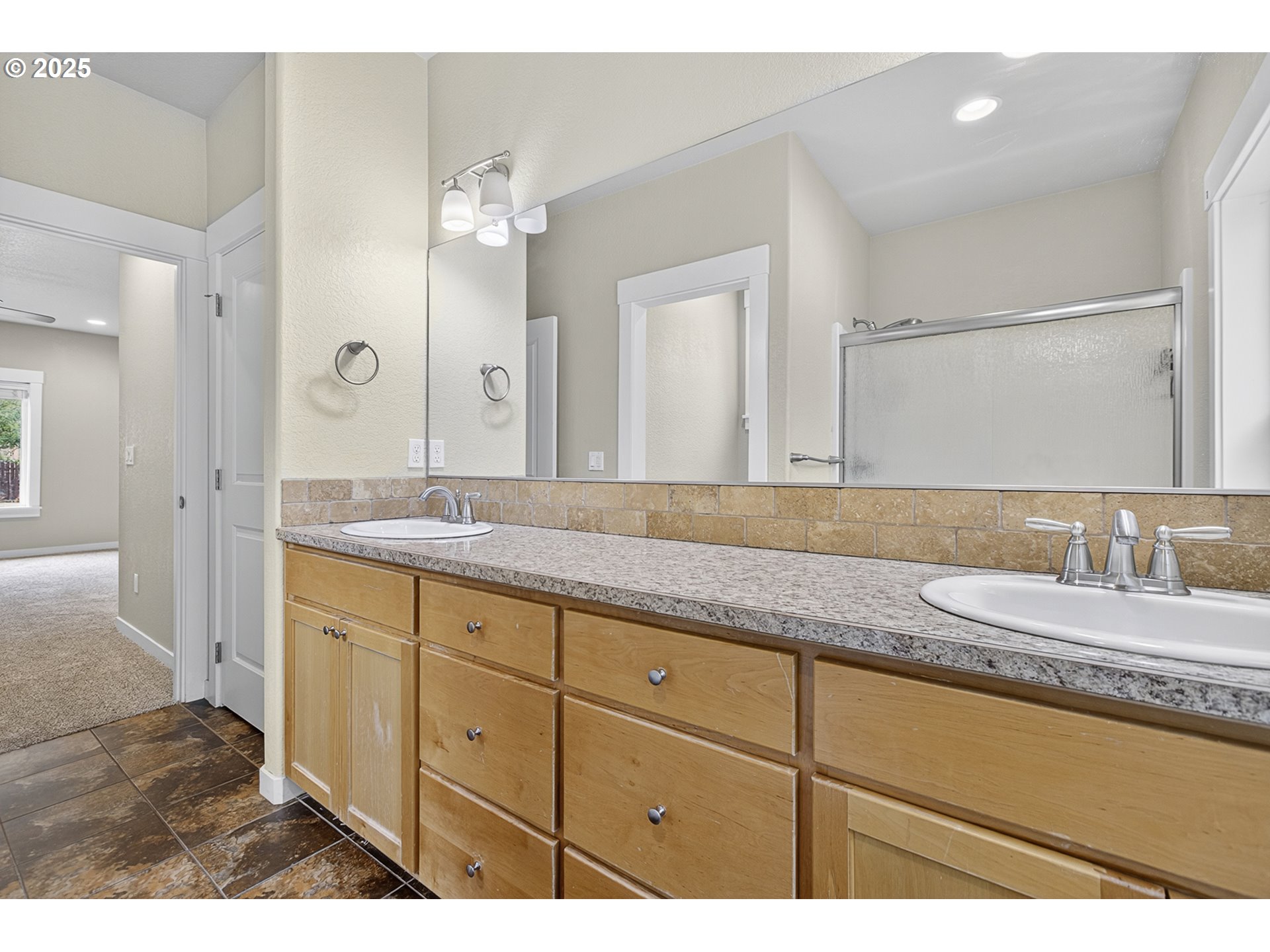 Eugene, Oregon 97404, United States, 4 Bedrooms Bedrooms, ,3 BathroomsBathrooms,Residential,Active,187749