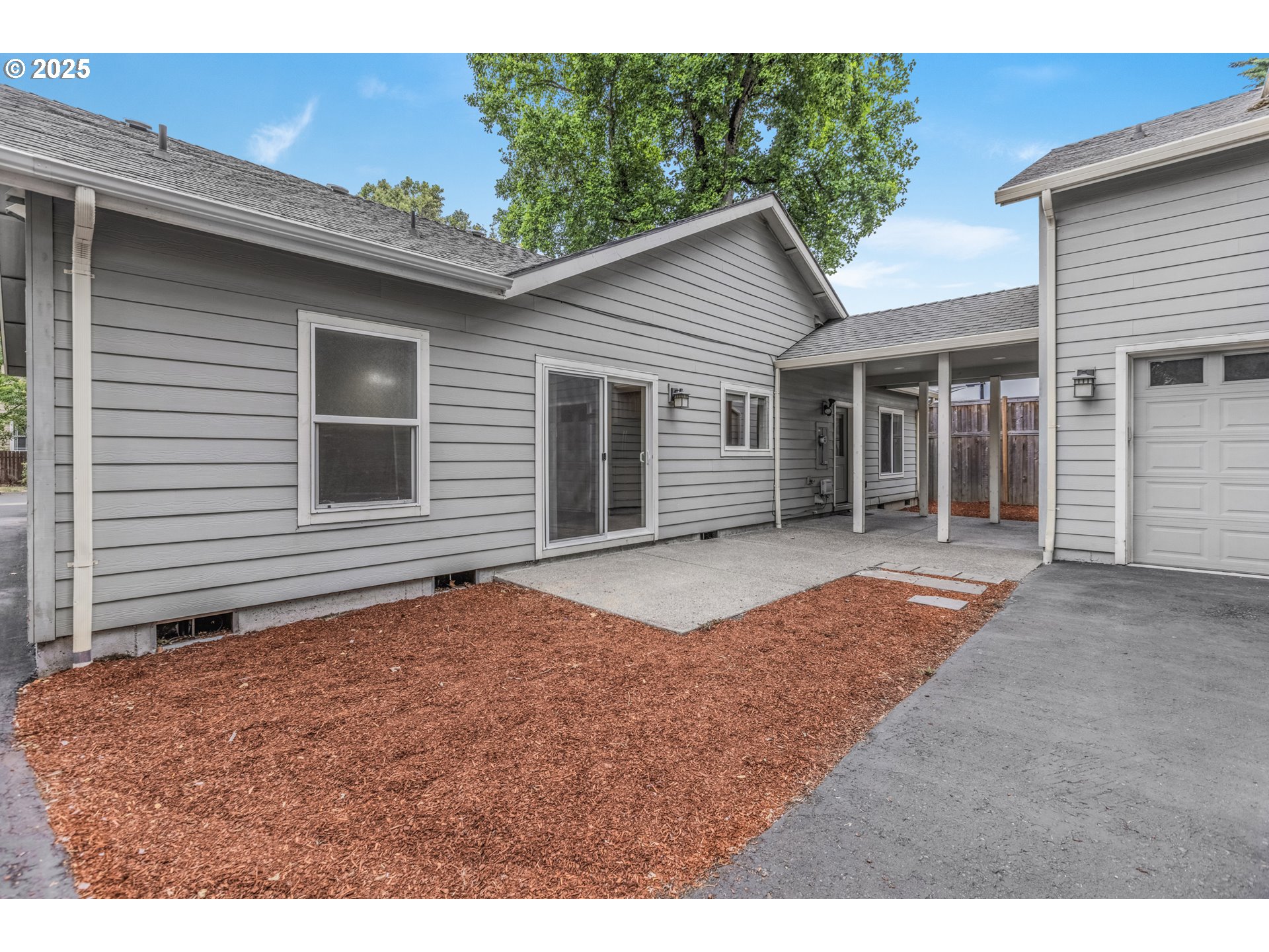 Eugene, Oregon 97404, United States, 4 Bedrooms Bedrooms, ,3 BathroomsBathrooms,Residential,Active,187749