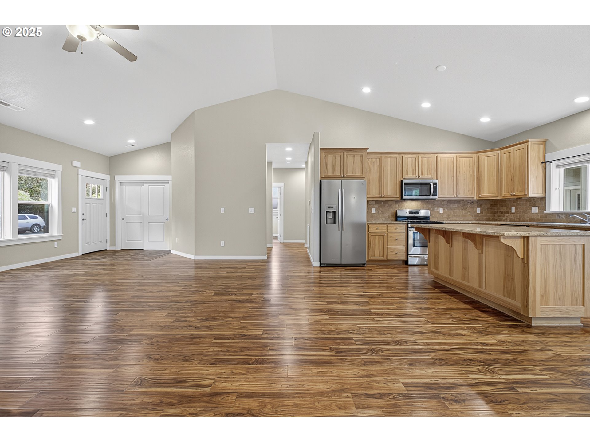 Eugene, Oregon 97404, United States, 4 Bedrooms Bedrooms, ,3 BathroomsBathrooms,Residential,Active,187749