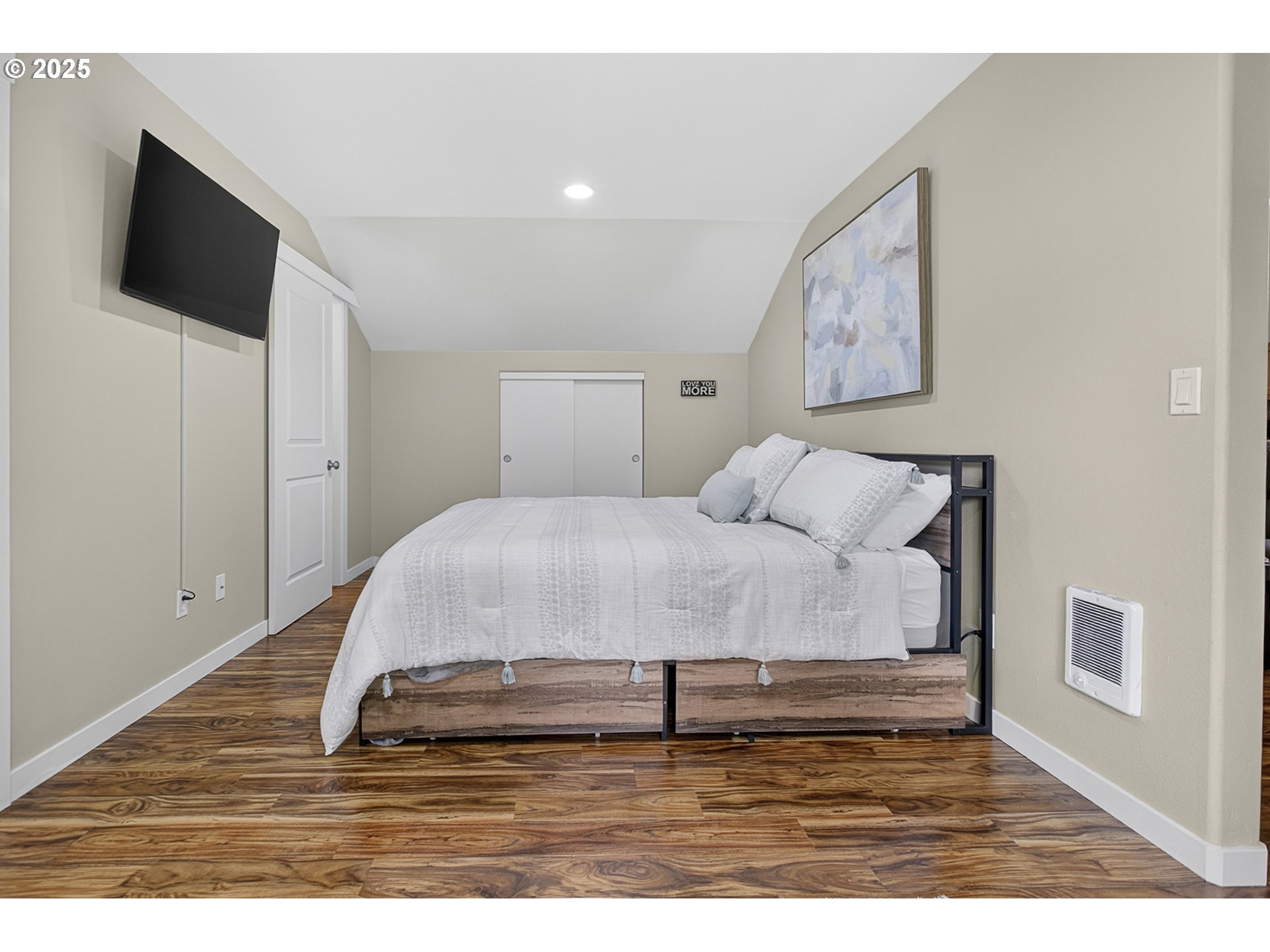 Eugene, Oregon 97404, United States, 4 Bedrooms Bedrooms, ,3 BathroomsBathrooms,Residential,Active,187749