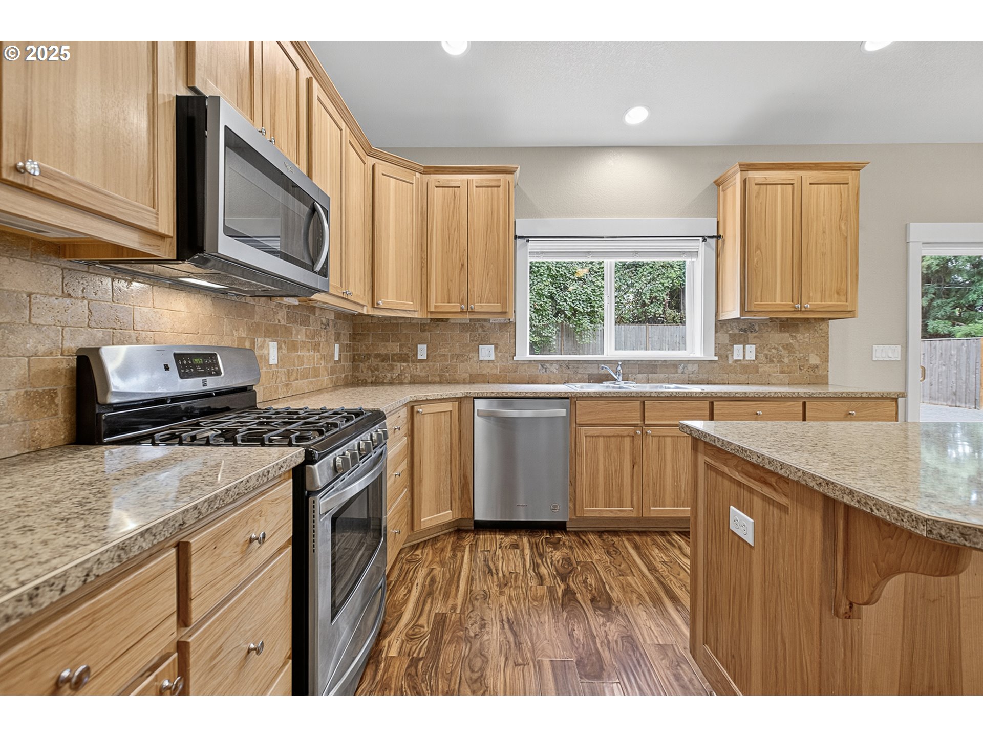 Eugene, Oregon 97404, United States, 4 Bedrooms Bedrooms, ,3 BathroomsBathrooms,Residential,Active,187749