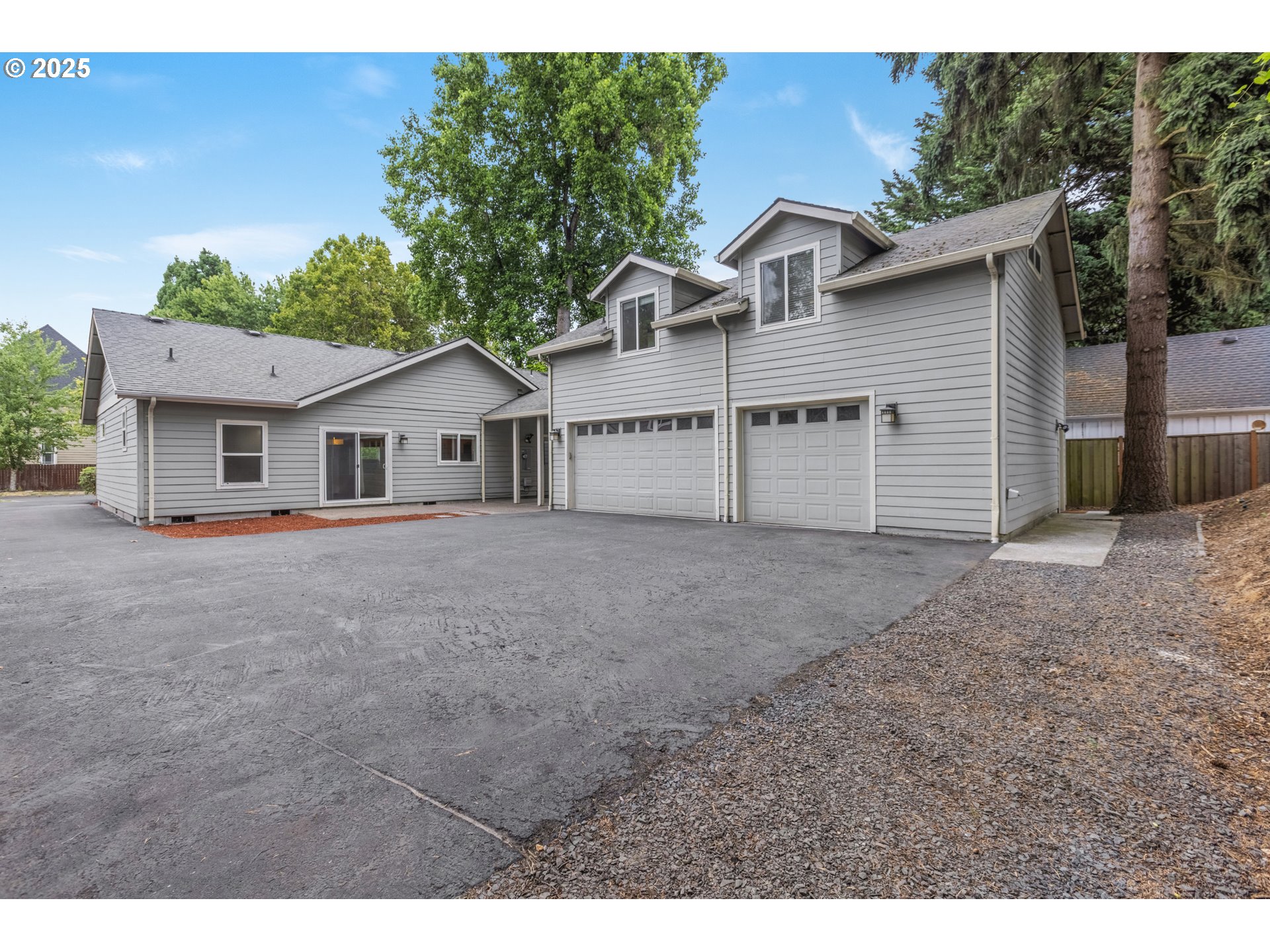 Eugene, Oregon 97404, United States, 4 Bedrooms Bedrooms, ,3 BathroomsBathrooms,Residential,Active,187749