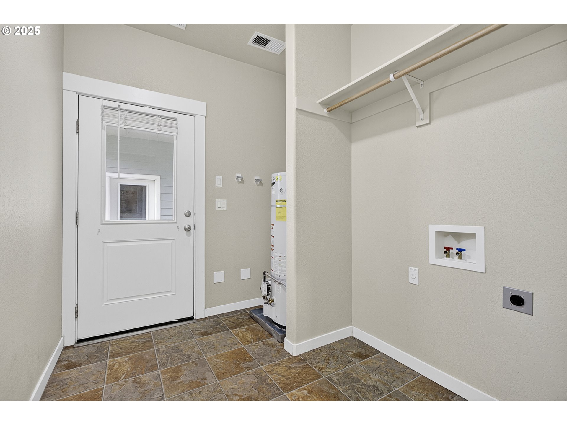 Eugene, Oregon 97404, United States, 4 Bedrooms Bedrooms, ,3 BathroomsBathrooms,Residential,Active,187749