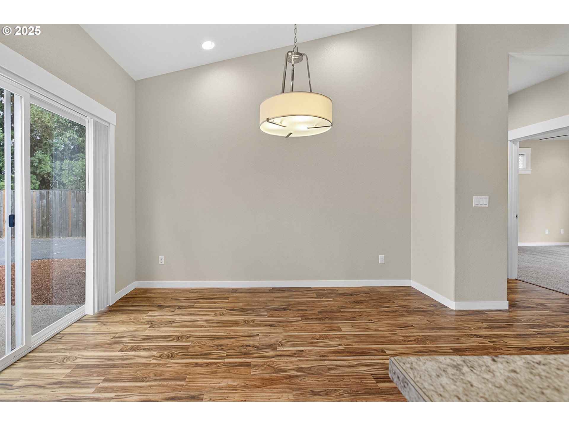 Eugene, Oregon 97404, United States, 4 Bedrooms Bedrooms, ,3 BathroomsBathrooms,Residential,Active,187749