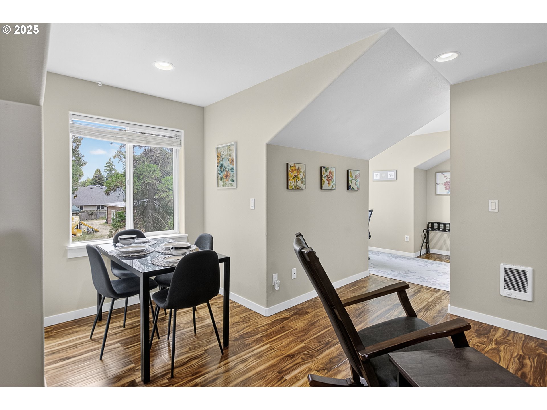 Eugene, Oregon 97404, United States, 4 Bedrooms Bedrooms, ,3 BathroomsBathrooms,Residential,Active,187749