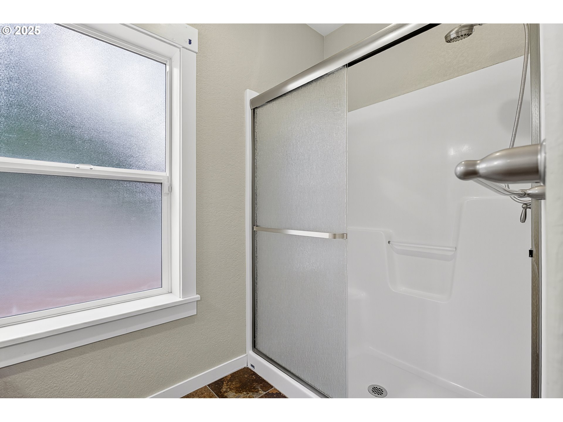 Eugene, Oregon 97404, United States, 4 Bedrooms Bedrooms, ,3 BathroomsBathrooms,Residential,Active,187749