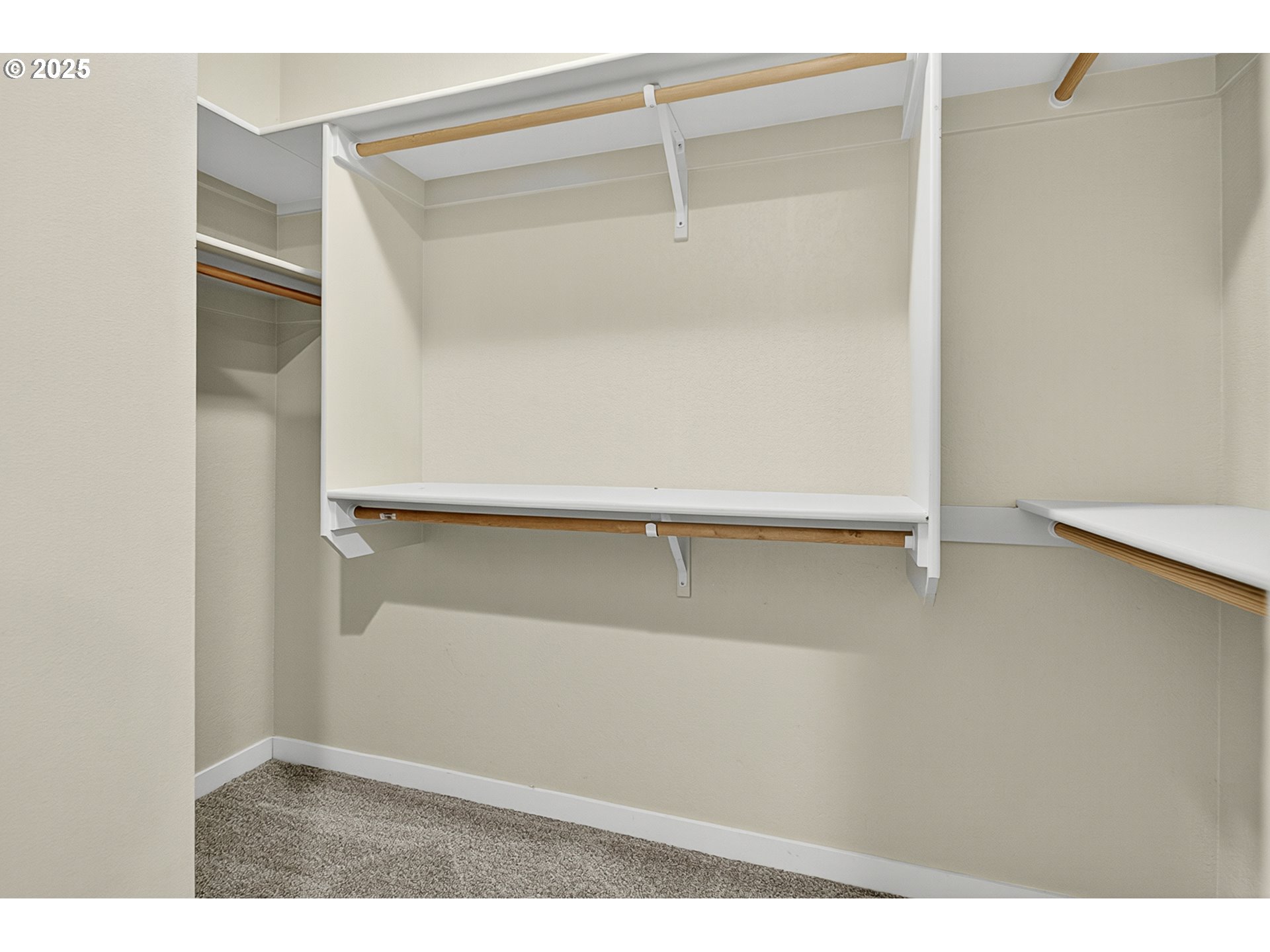 Eugene, Oregon 97404, United States, 4 Bedrooms Bedrooms, ,3 BathroomsBathrooms,Residential,Active,187749