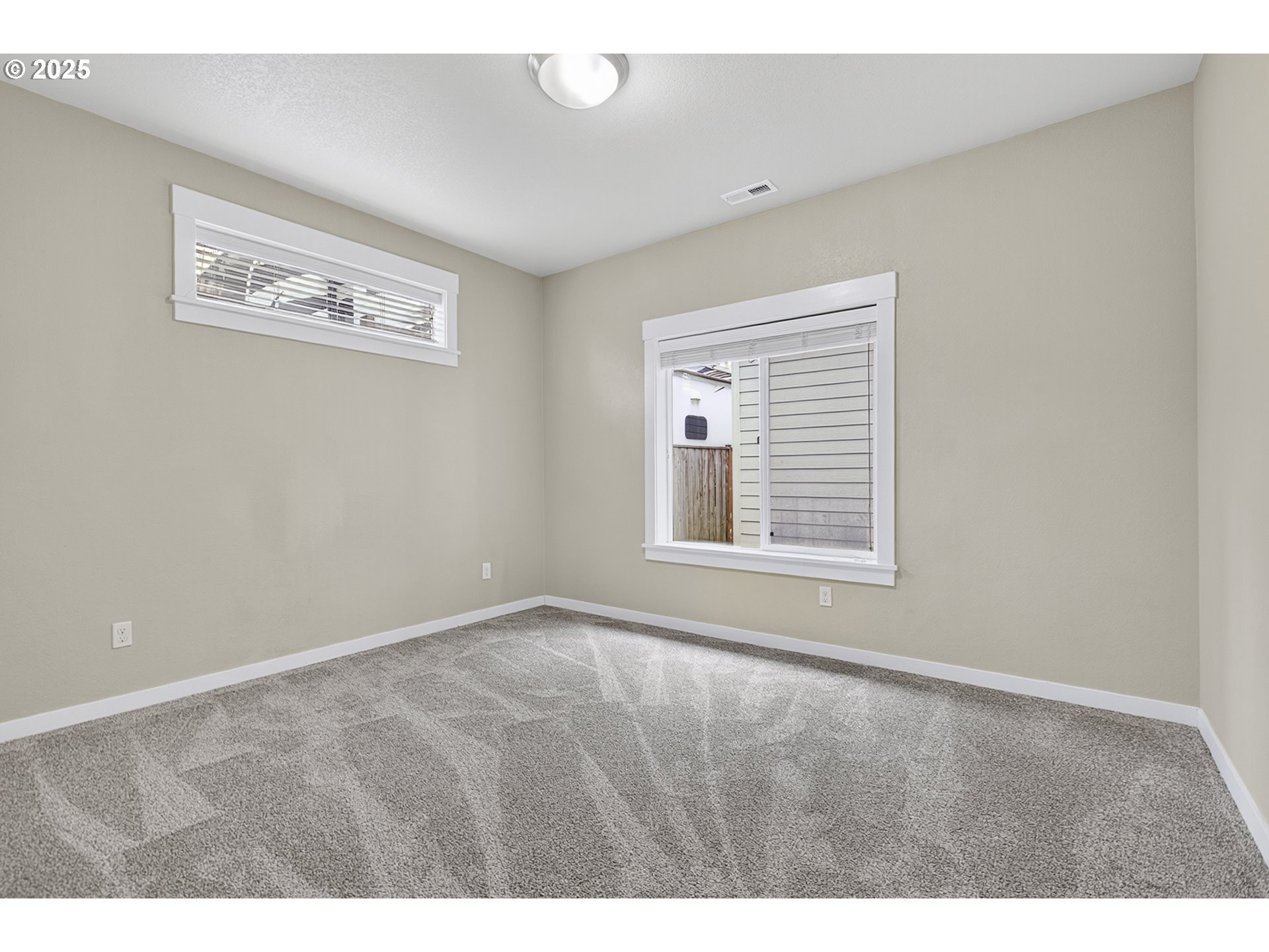 Eugene, Oregon 97404, United States, 4 Bedrooms Bedrooms, ,3 BathroomsBathrooms,Residential,Active,187749